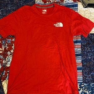 Medium north face T